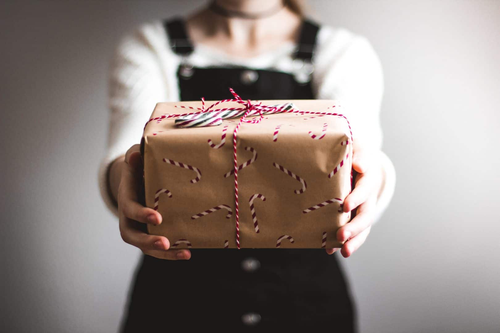 Tips to Prevent Back Pain While Wrapping Gifts